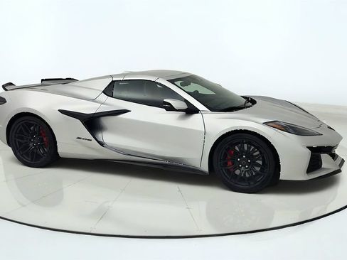 Used 2026 Chevrolet Corvette Z06 w/ Stealth Interior Trim Package RWD image 8