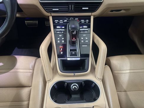 Used 2019 Porsche Cayenne S image 26