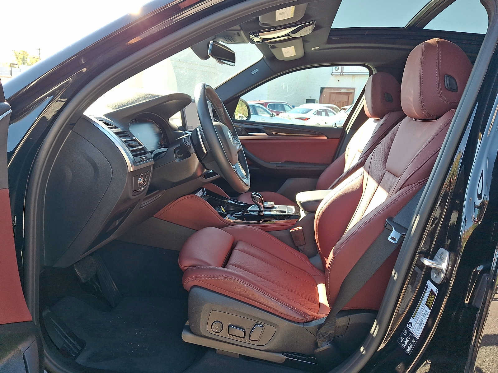 Used 2025 BMW X4 xDrive30i w/ Premium Package AWD/4WD image 13