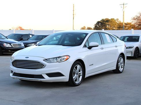 Used 2018 Ford Fusion S image 3