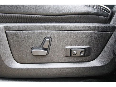 Used 2025 RAM 2500 Laramie image 26