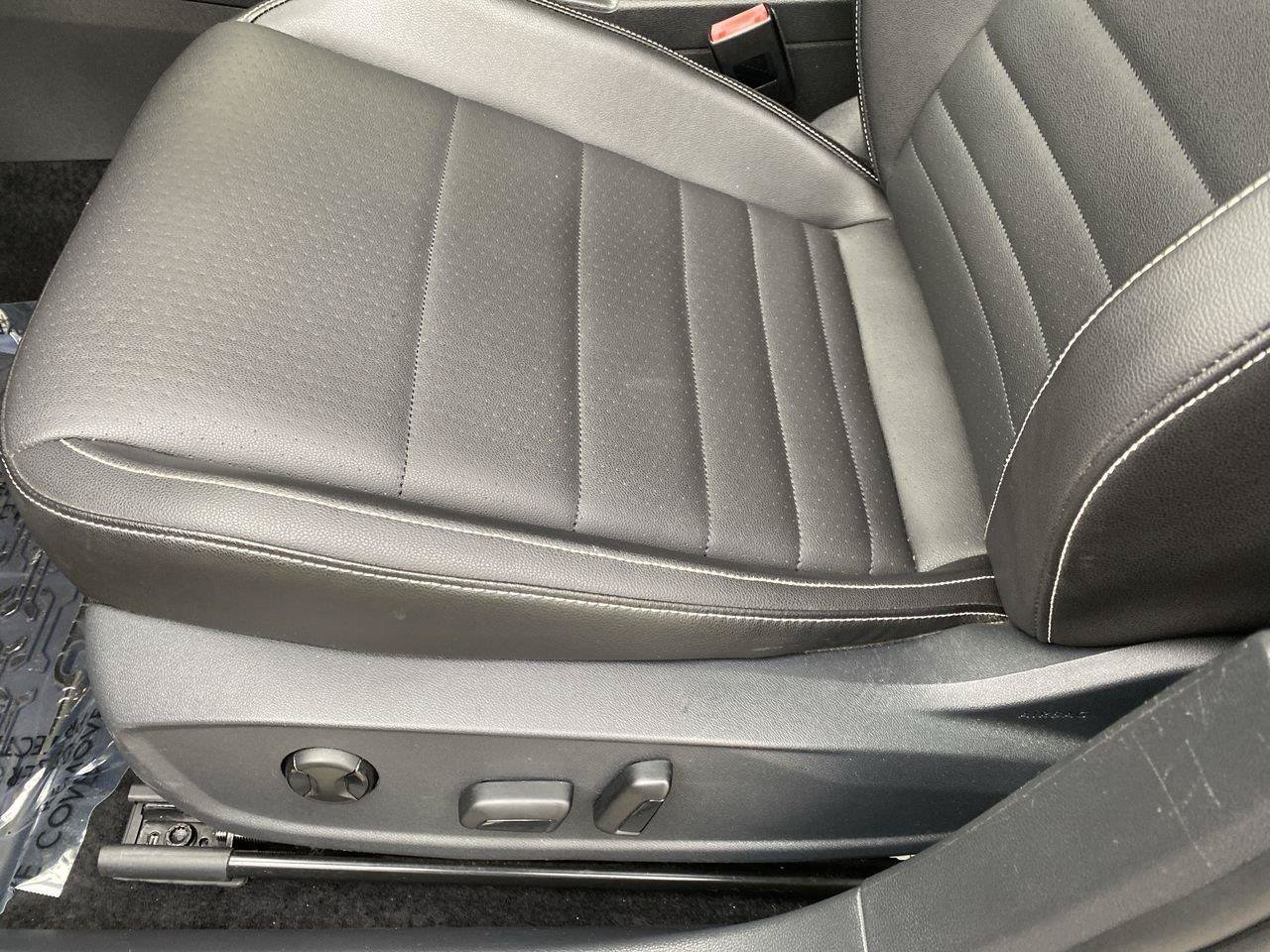Used 2022 Volkswagen Jetta SE FWD image 8