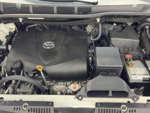Used 2020 Toyota Sienna LE FWD image 35