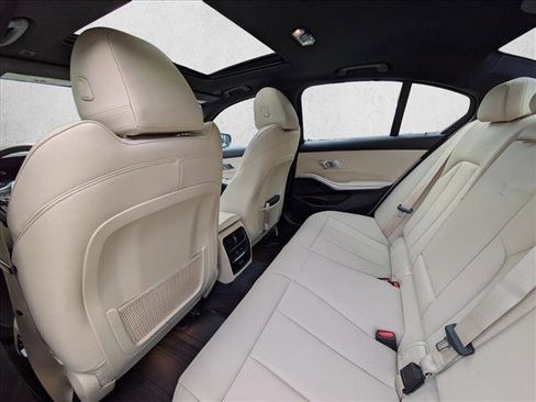 Used 2021 BMW 330i xDrive Sedan w/ Convenience Package image 19
