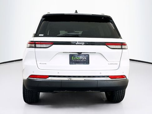 Used 2023 Jeep Grand Cherokee Laredo image 7