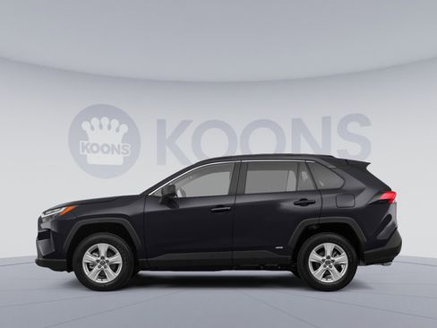 Used 2025 Toyota RAV4 LE AWD/4WD image 2