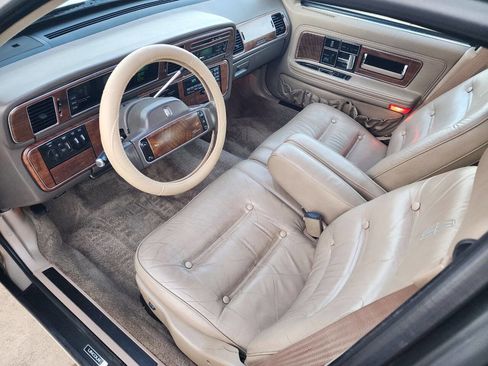 Used 1988 Lincoln Continental Signature image 19