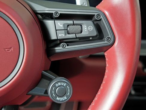 Certified 2020 Porsche 911 Carrera RWD image 29