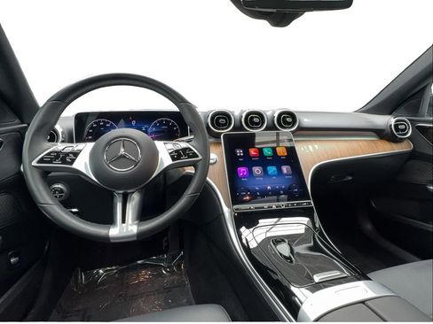 Used 2025 Mercedes-Benz C 300 Sedan image 32