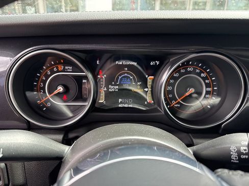 Used 2022 Jeep Wrangler Unlimited Sahara image 17