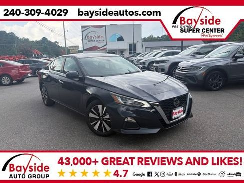 Used 2022 Nissan Altima 2.5 SV FWD image 1