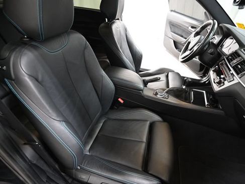 Used 2018 BMW M2 RWD image 30