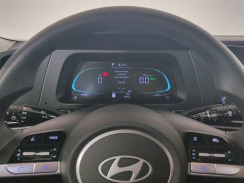 Used 2025 Hyundai Elantra Hybrid FWD image 31