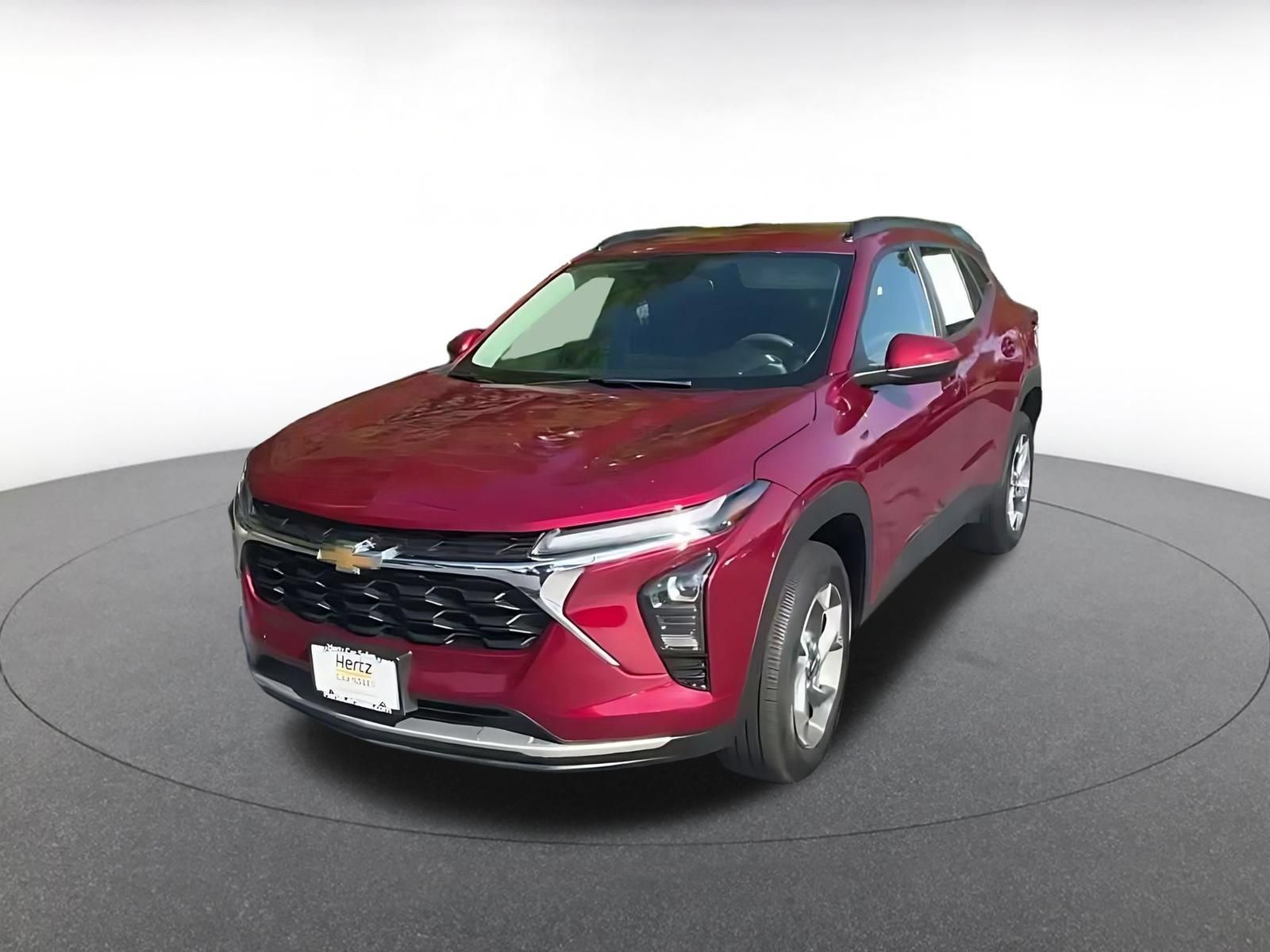 Used 2025 Chevrolet Trax LT FWD image 4