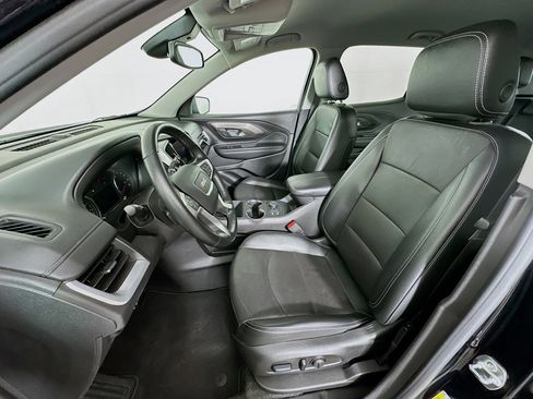 Used 2024 GMC Terrain SLT image 13