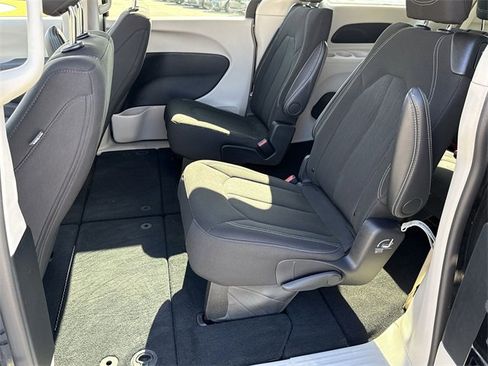 Used 2024 Chrysler Voyager LX image 14