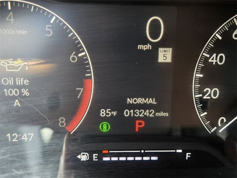 Used 2025 Honda Civic Sport image 24