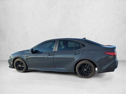 Certified 2025 Toyota Camry SE FWD image 5
