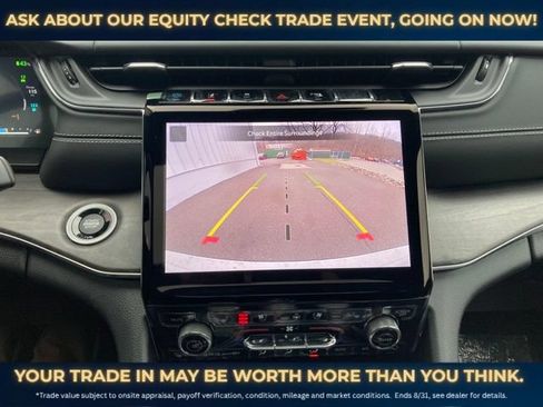 New 2023 Jeep Grand Cherokee Overland w/ Luxury Tech Group IV AWD/4WD image 11