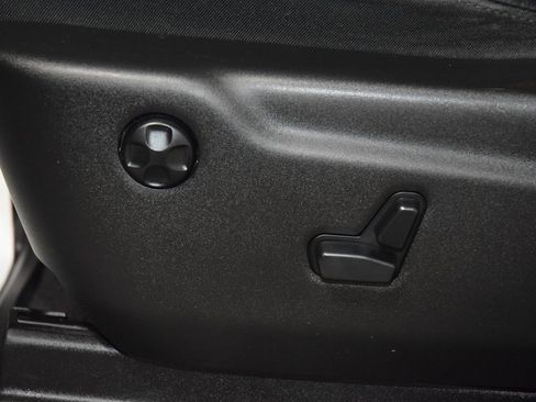 Used 2017 Jeep Grand Cherokee Limited image 41