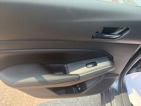 Used 2024 Nissan Altima 2.5 SV FWD image 12