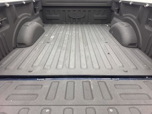 Used 2018 Ford F150 Platinum w/ Equipment Group 701A Luxury image 11