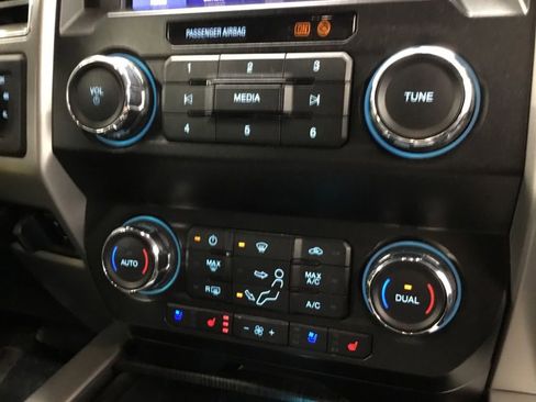 Used 2021 Ford F250 Lariat w/ Lariat Value Package image 29