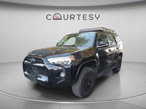 Used 2023 Toyota 4Runner SR5 Premium AWD/4WD image 3
