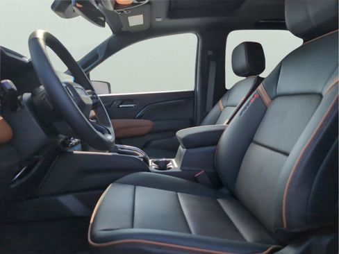 Used 2026 GMC Canyon AT4 w/ Technology Plus Package image 10