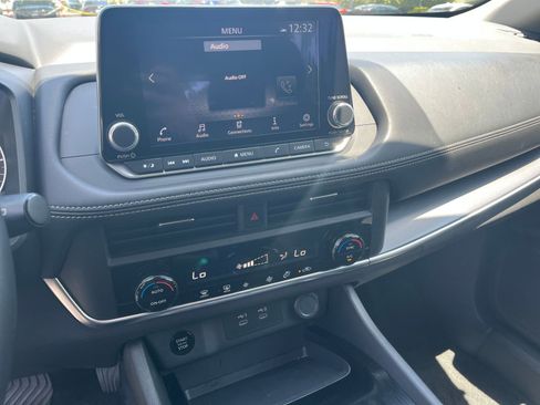 Used 2025 Nissan Rogue SV AWD/4WD image 17