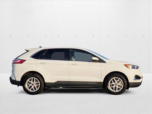 Used 2022 Ford Edge SEL image 4