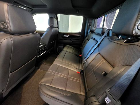 Used 2023 Chevrolet Silverado 1500 High Country w/ Technology Package AWD/4WD image 71