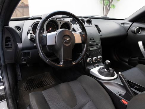 Used 2007 Nissan 350Z Base w/ Cargo Convenience Pkg image 5