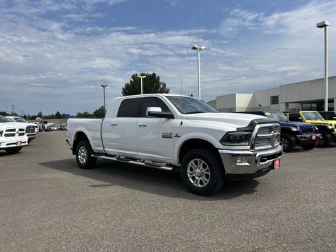 Used 2018 RAM 2500 Laramie w/ Convenience Group image 7