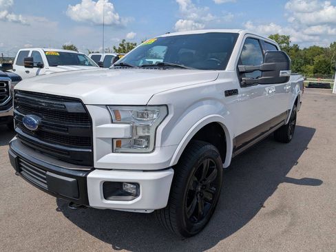 Used 2017 Ford F150 Platinum w/ Equipment Group 701A Luxury AWD/4WD image 3