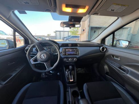 Used 2025 Nissan Versa SV image 33