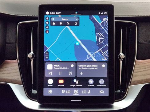 Used 2025 Volvo XC90 B5 Plus image 17