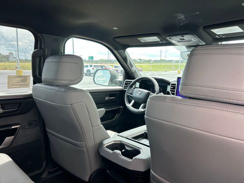 New 2026 Toyota Tundra Limited AWD/4WD image 32