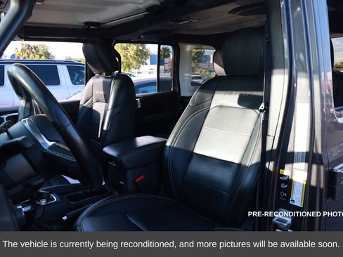 Used 2022 Jeep Wrangler Unlimited Sahara w/ Cold Weather Group image 8