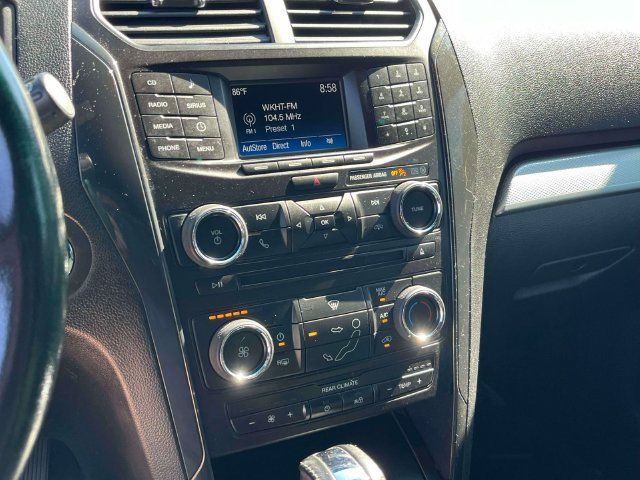 Used 2016 Ford Explorer XLT AWD/4WD image 34