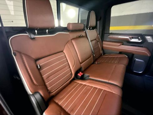 Used 2024 GMC Sierra 3500 Denali Ultimate image 20