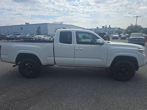 Used 2021 Toyota Tacoma SR RWD image 4