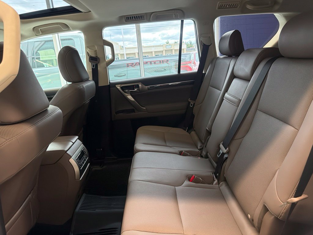 Used 2020 Lexus GX 460 Premium w/ Premium Package AWD/4WD image 19