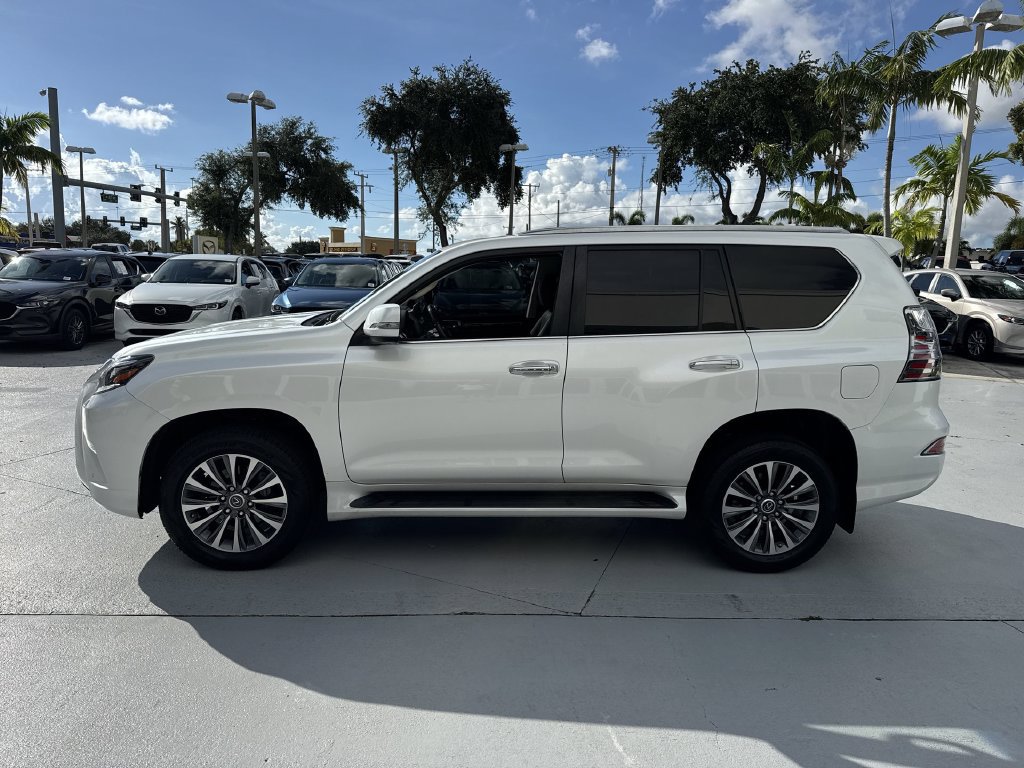 Used 2023 Lexus GX 460 Luxury w/ Accessory Package AWD/4WD image 11