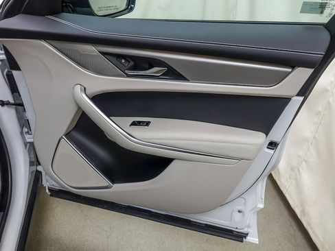 Used 2025 Jaguar F-PACE R-Dynamic S image 30