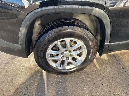 Certified 2021 Chevrolet Traverse LT image 8