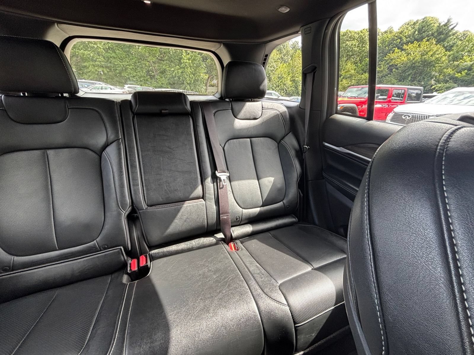 Used 2026 Jeep Grand Cherokee Limited AWD/4WD image 39