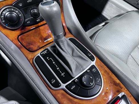 Used 2006 Mercedes-Benz SL 55 AMG 5.5L AMG image 17