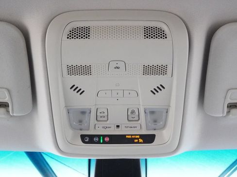 Used 2025 Cadillac XT5 Premium Luxury FWD image 19