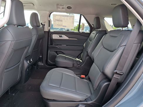 New 2026 Ford Explorer Active w/ Active Comfort Package AWD/4WD image 8